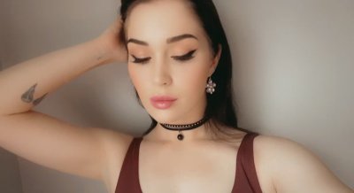 Watch Evelyn Claire's leaked NSFW video on TwXstars