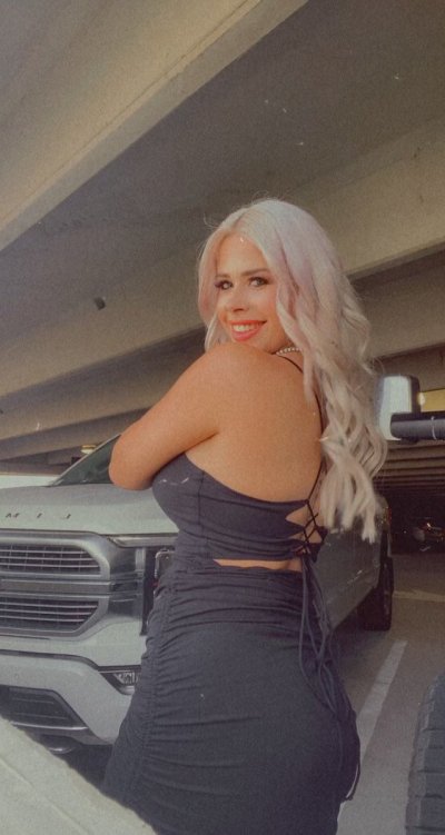 Watch Gabrielle 🩷🖤's leaked NSFW video on TwXstars