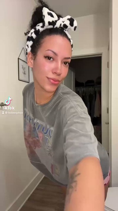 Watch liv 👽 (18+)'s leaked NSFW video on TwXstars