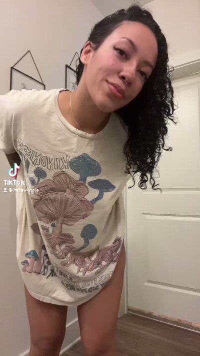 Watch liv 👽 (18+)'s leaked NSFW video on TwXstars