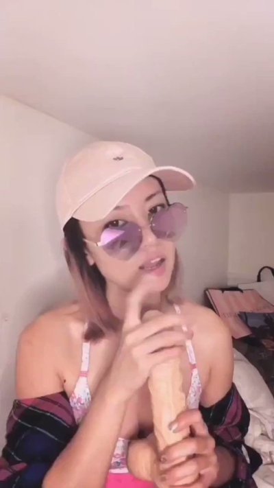 Watch SpicyXchan's leaked NSFW video on TwXstars