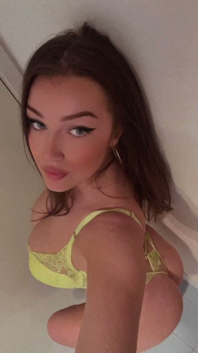 Watch Dakota 🍒's leaked NSFW video on TwXstars