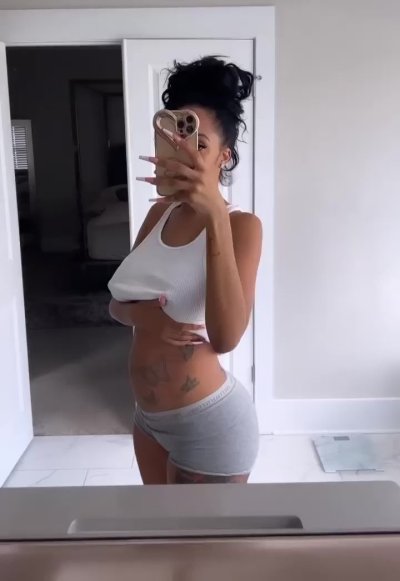 Watch MoMo's leaked NSFW video on TwXstars