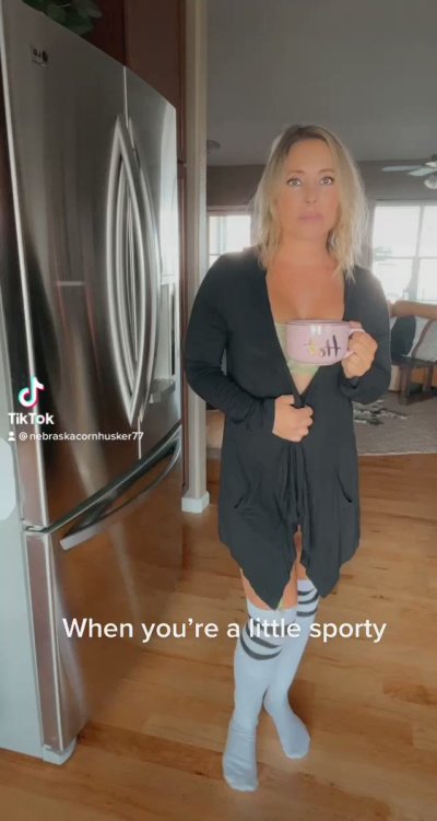Watch Midwest Mom's leaked NSFW video on TwXstars