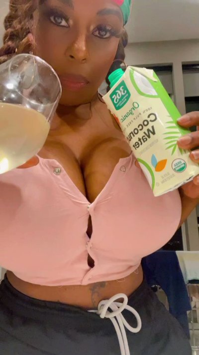 Watch YUMTHEEBOSSXXX_'s leaked NSFW video on TwXstars