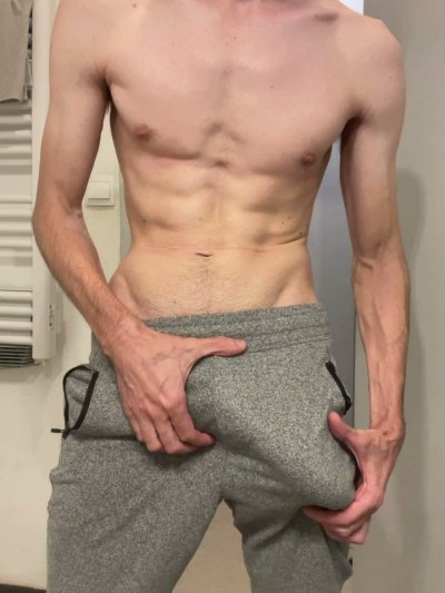 Watch Manson's leaked NSFW video on TwXstars