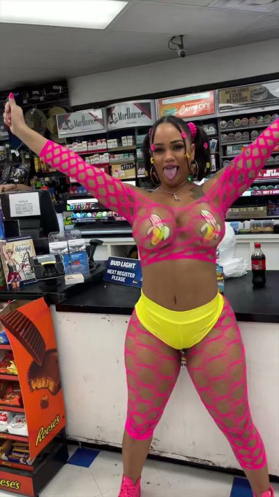 Watch Red Rose La Cubana's leaked NSFW video on TwXstars