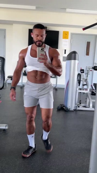 Watch Gio's leaked NSFW video on TwXstars