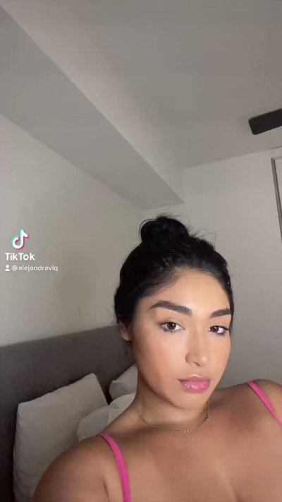 Watch itschyna's leaked NSFW video on TwXstars