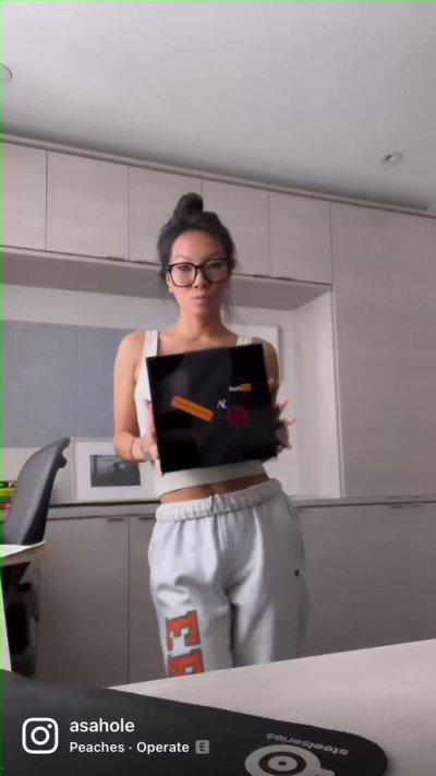 Watch Asa Akira's leaked NSFW video on TwXstars