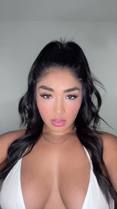 Watch itschyna's leaked NSFW video on TwXstars
