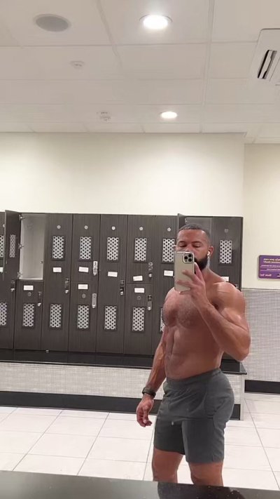 Watch Gio's leaked NSFW video on TwXstars