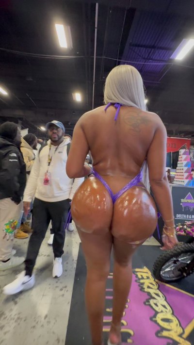 Watch BIG LALA 🍫🐐's leaked NSFW video on TwXstars