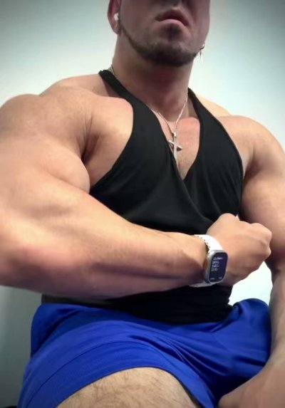 Watch BeefBro's leaked NSFW video on TwXstars