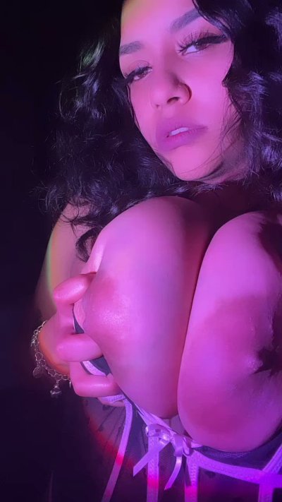 Watch ⏰ B̶U̶N̶N̶Y̶ 🐇's leaked NSFW video on TwXstars