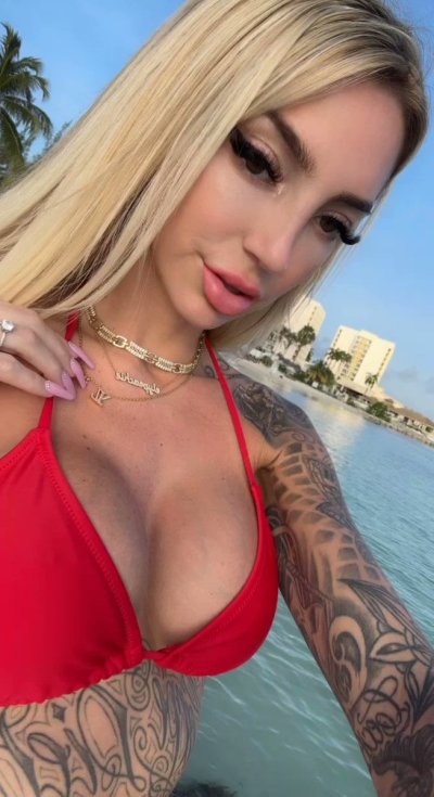 Watch 𝘗𝘦𝘢𝘤𝘩𝘪𝘦 🍑's leaked NSFW video on TwXstars