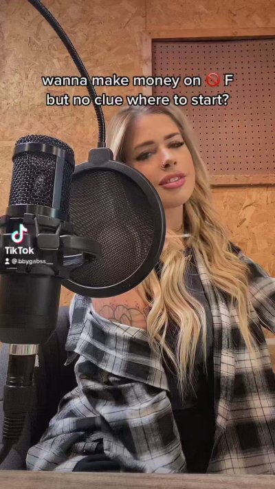 Watch Gabrielle 🩷🖤's leaked NSFW video on TwXstars