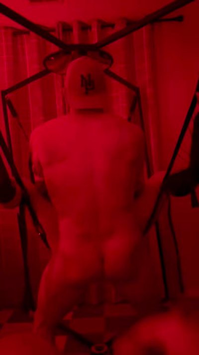 Watch DaddyD's leaked NSFW video on TwXstars