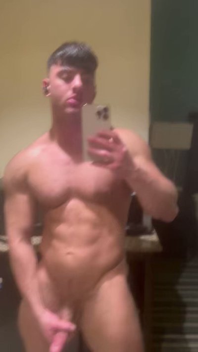 Watch Angelo Rosa's leaked NSFW video on TwXstars