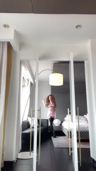 Watch naomi's leaked NSFW video on TwXstars