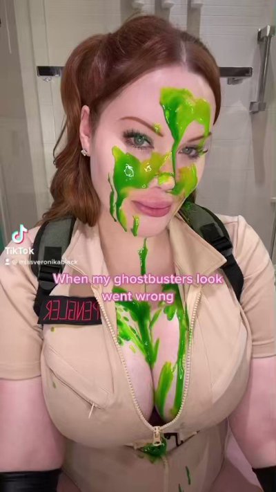 Watch Veronika's leaked NSFW video on TwXstars