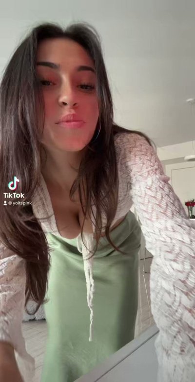 Watch Miranda's leaked NSFW video on TwXstars