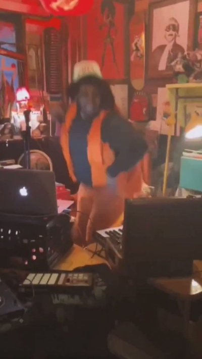 Watch XAV.'s leaked NSFW video on TwXstars