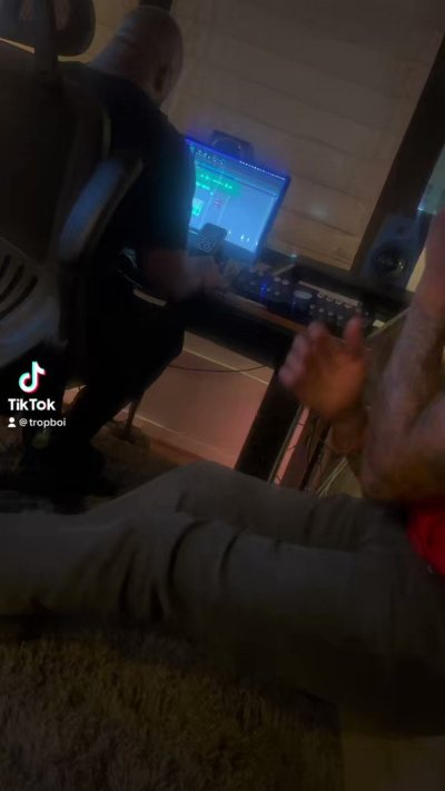 Watch Mr.Glass's leaked NSFW video on TwXstars