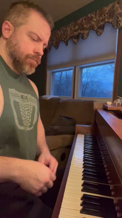 Watch Kano's leaked NSFW video on TwXstars