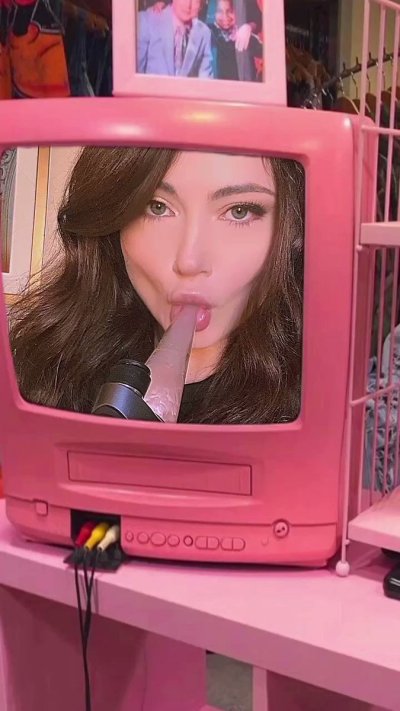 Watch Adria Rae's leaked NSFW video on TwXstars