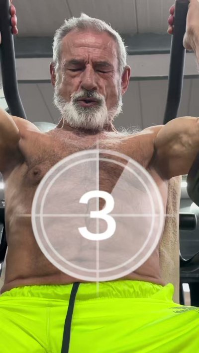 Watch maturemuscledaddy's leaked NSFW video on TwXstars