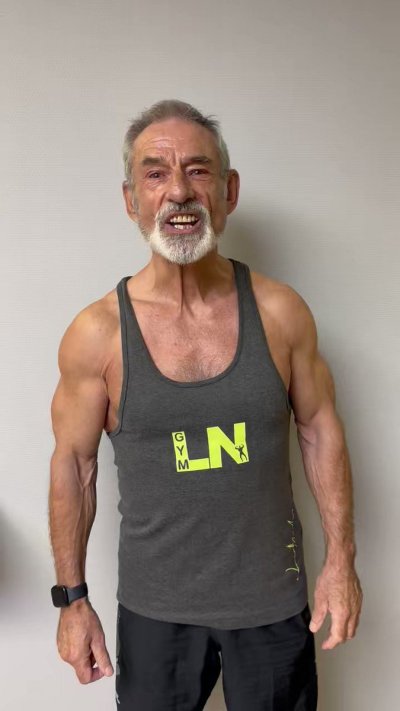 Watch maturemuscledaddy's leaked NSFW video on TwXstars