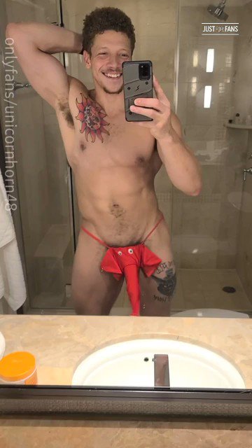 Watch Unicornhorn48🦄's leaked NSFW video on TwXstars