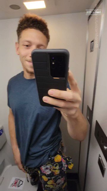 Watch Unicornhorn48🦄's leaked NSFW video on TwXstars