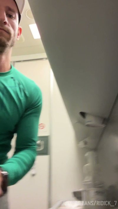 Watch Ridick_7's leaked NSFW video on TwXstars