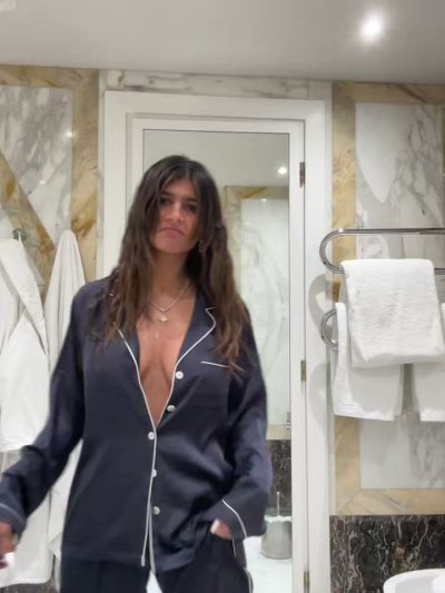 Watch Mia K.'s leaked NSFW video on TwXstars