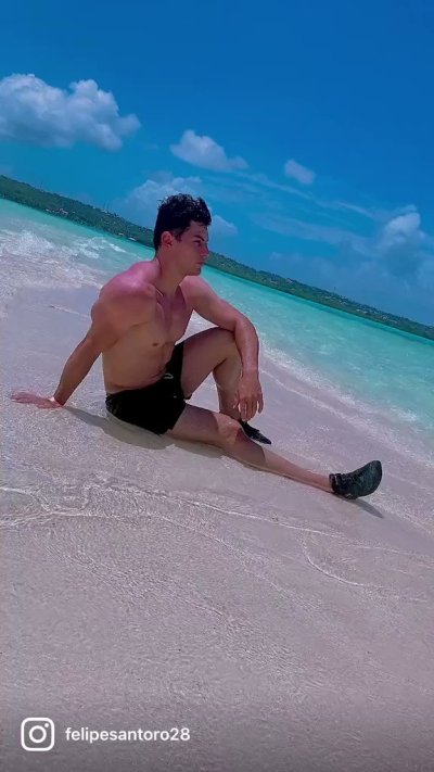 Watch Felipe Santoro's leaked NSFW video on TwXstars