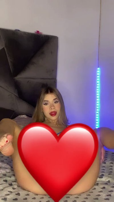 Watch Valentina's leaked NSFW video on TwXstars