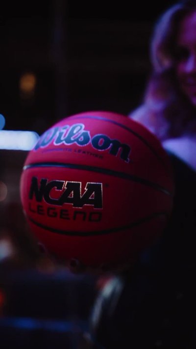 Watch Sapphire Manhattan's leaked NSFW video on TwXstars