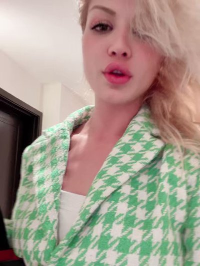 Watch Cherry Kiss's leaked NSFW video on TwXstars