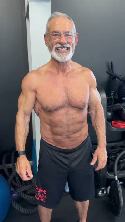 Watch maturemuscledaddy's leaked NSFW video on TwXstars