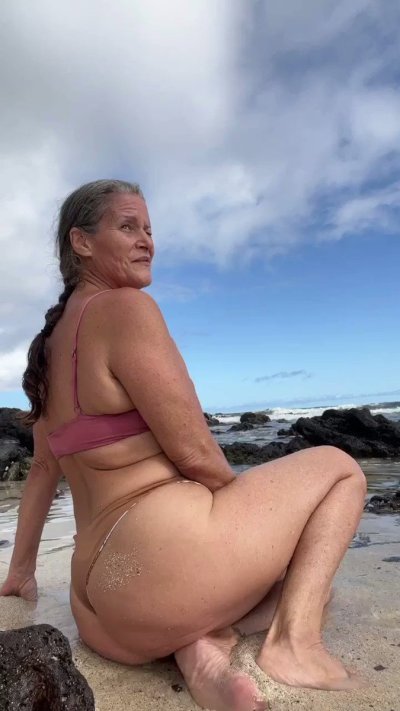 Watch lisaamelk's leaked NSFW video on TwXstars