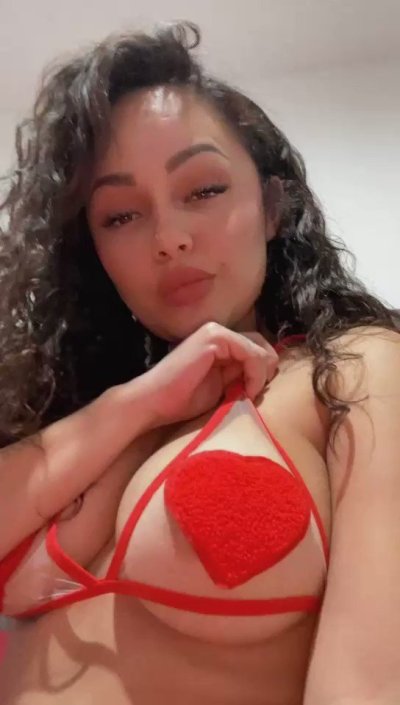 Watch Helena Danae's leaked NSFW video on TwXstars