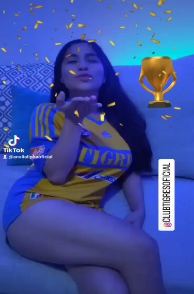 Watch Analialiphaoficial's leaked NSFW video on TwXstars