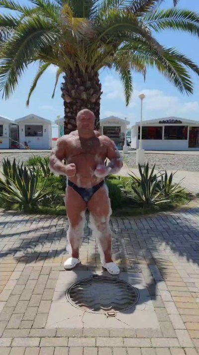 Watch StrongestMusclebears's leaked NSFW video on TwXstars