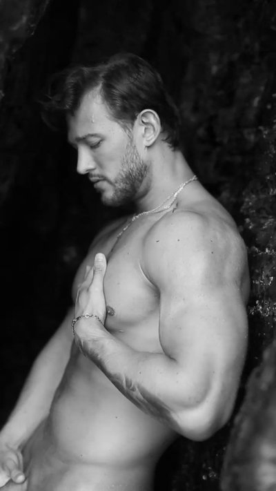 Watch Prince Maximus NYC (6'3")'s leaked NSFW video on TwXstars