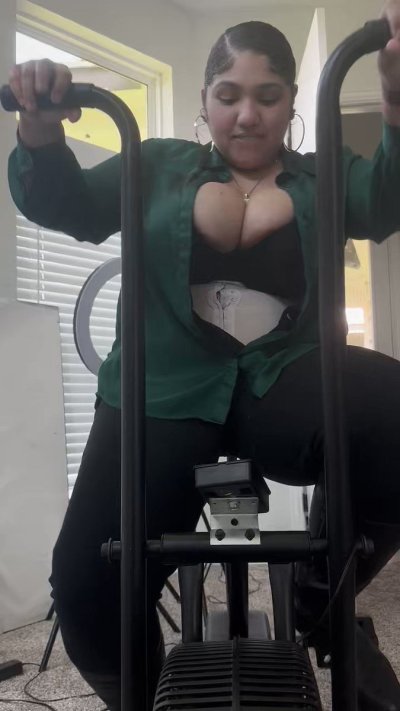 Watch Mizzmelons's leaked NSFW video on TwXstars