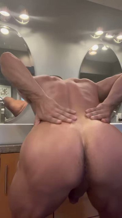 Watch DaddyD's leaked NSFW video on TwXstars