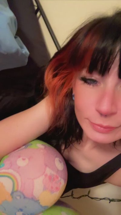 Watch xolindseyxo's leaked NSFW video on TwXstars