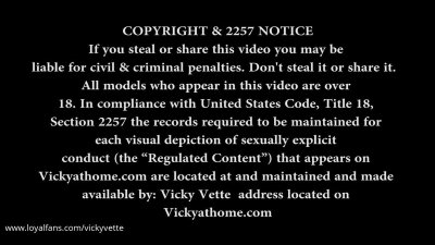 Watch Vicky Vette's leaked NSFW video on TwXstars